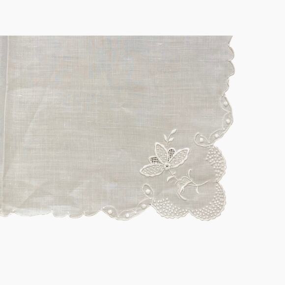 Vintage Cotton White Embroidered, Eyelet, Scalloped Edge Square Napkins Set of 5 - Picture 3 of 3